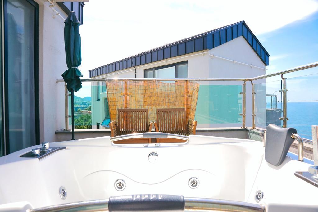 Plumeria Pension เมืองเชจู ภายนอก รูปภาพ